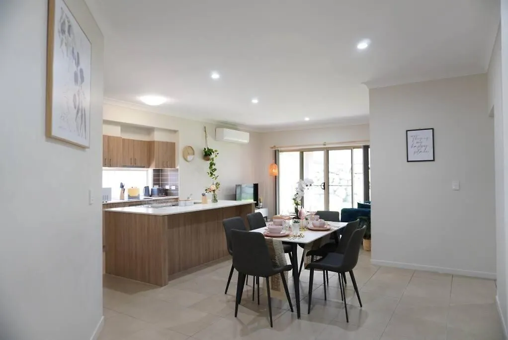 Entire House In Pimpama Villa Gold Coast 0*,  Australia