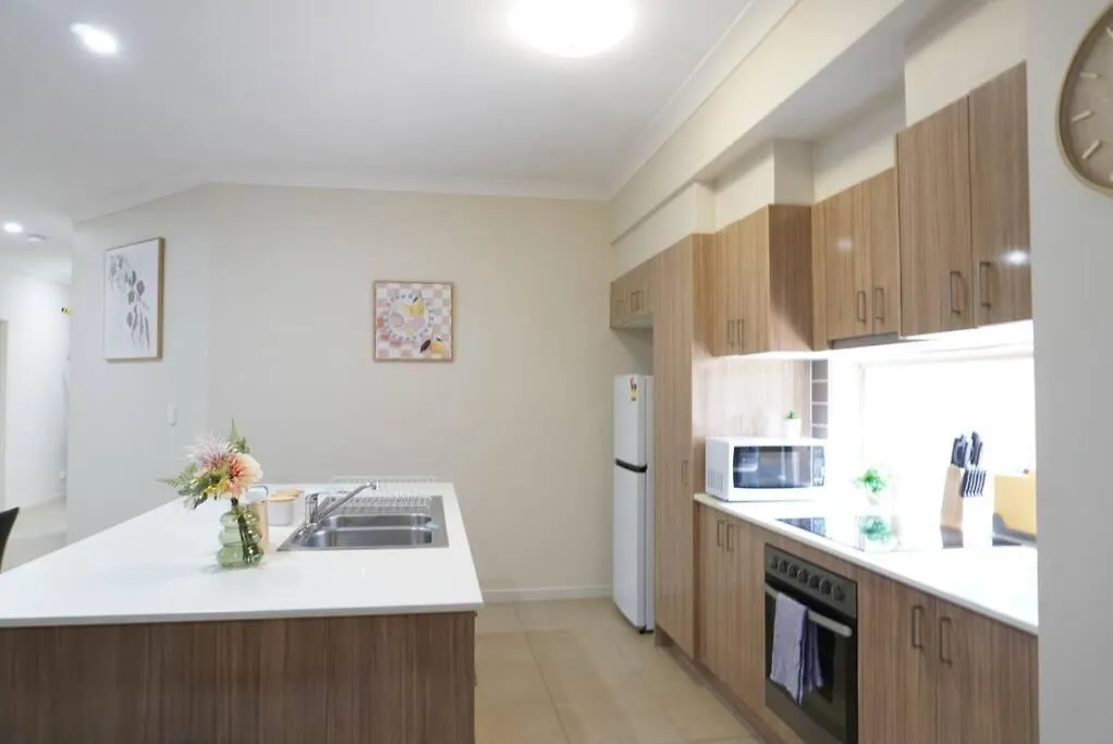 Entire House In Pimpama Villa Gold Coast Australia