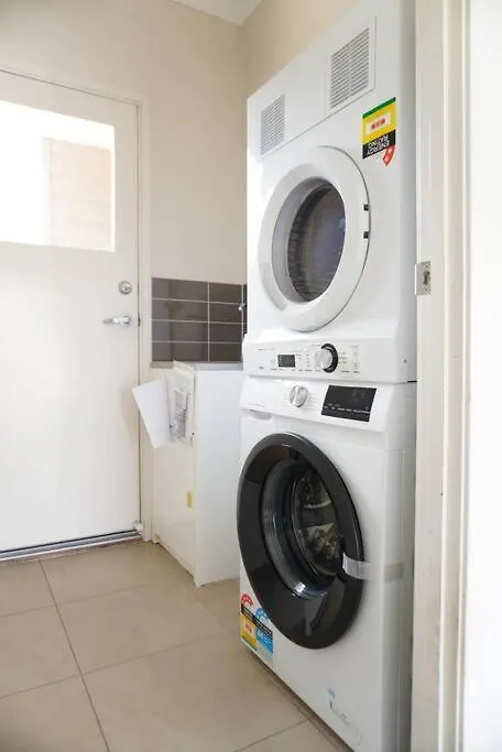 Entire House In Pimpama Villa Gold Coast