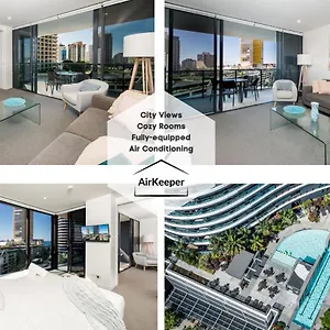 Oasis // Broadbeach Holiday home
