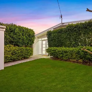 Southport Oasis 6br Pool Central Villa